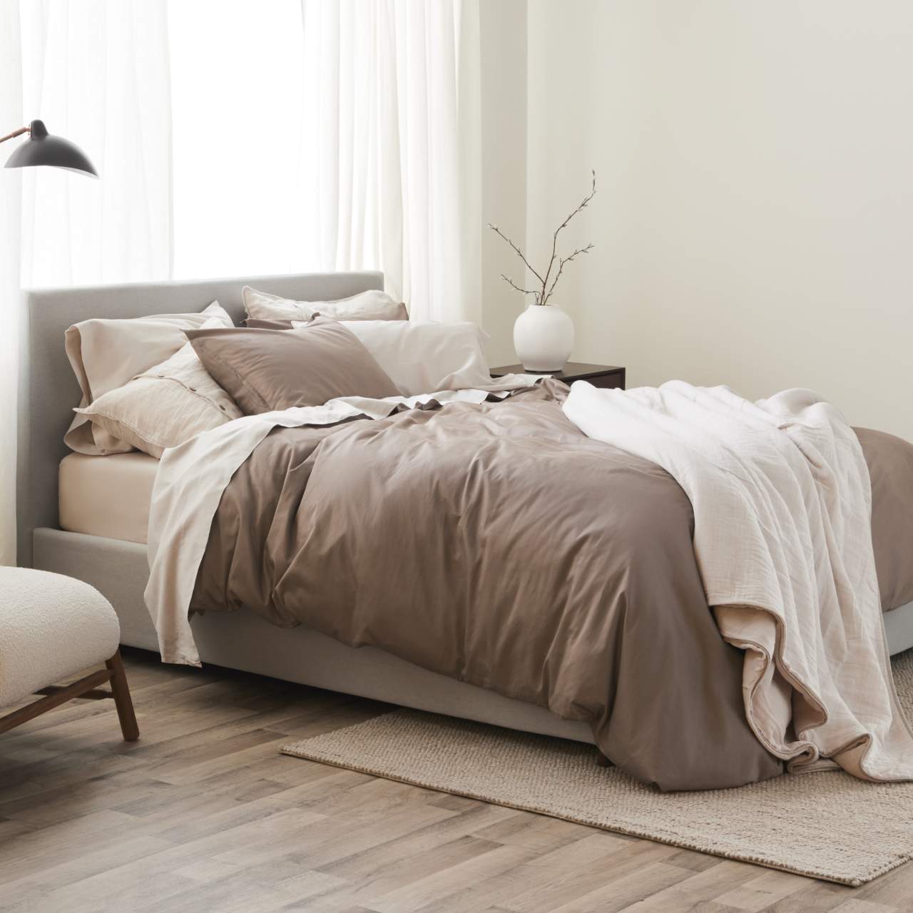 Bedroom bedding with egyptian cotton