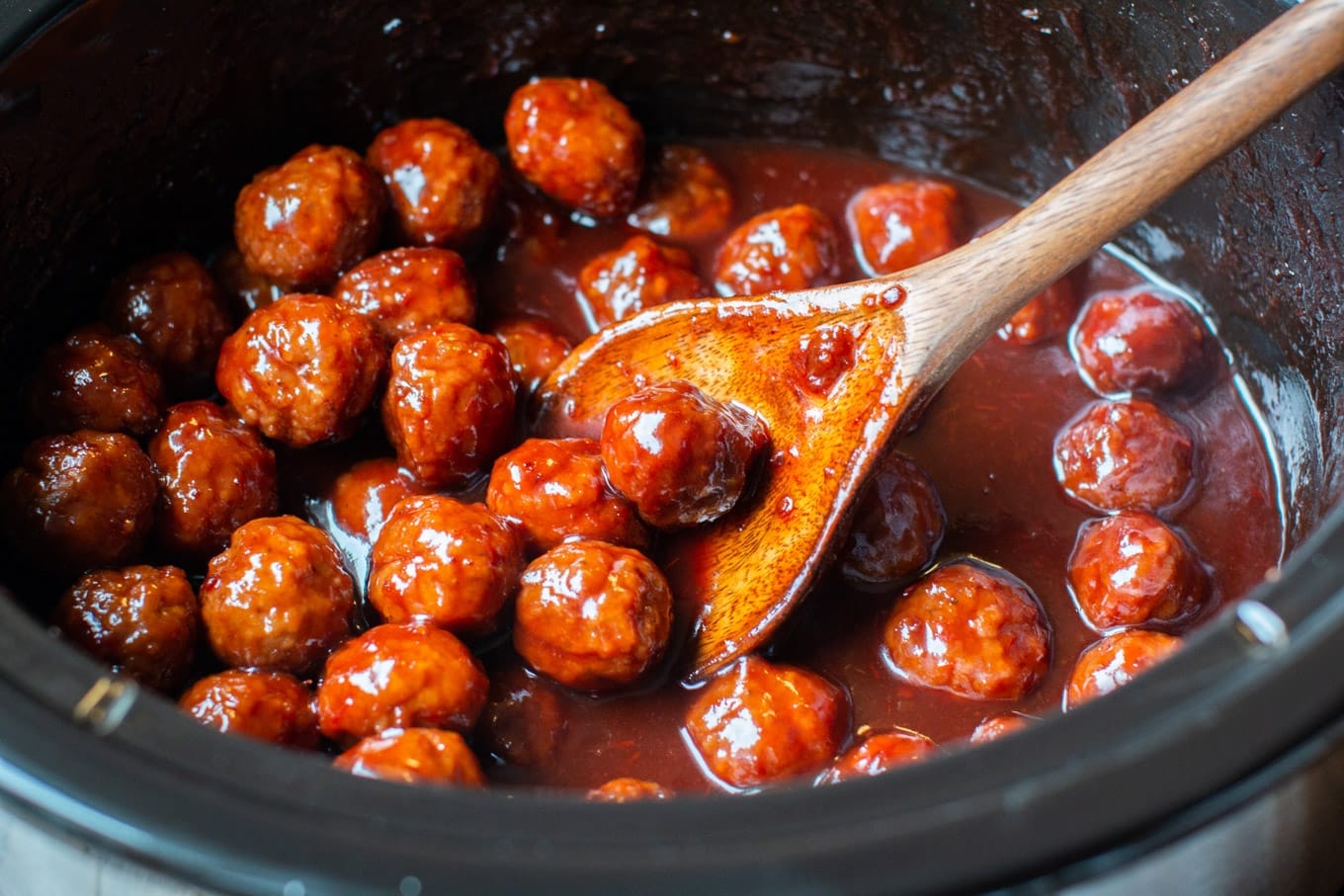 Crockpot Grape Jelly Meatballs Recipe