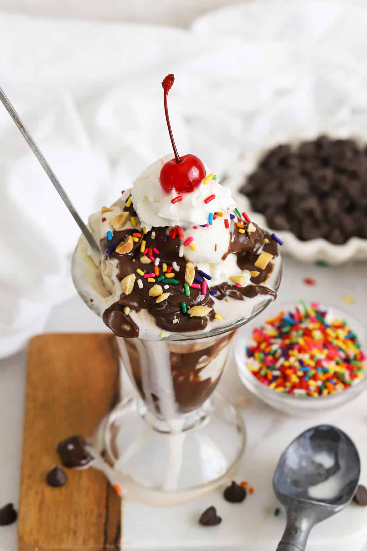 Old-Fashioned Ice Cream Sundae Recipe