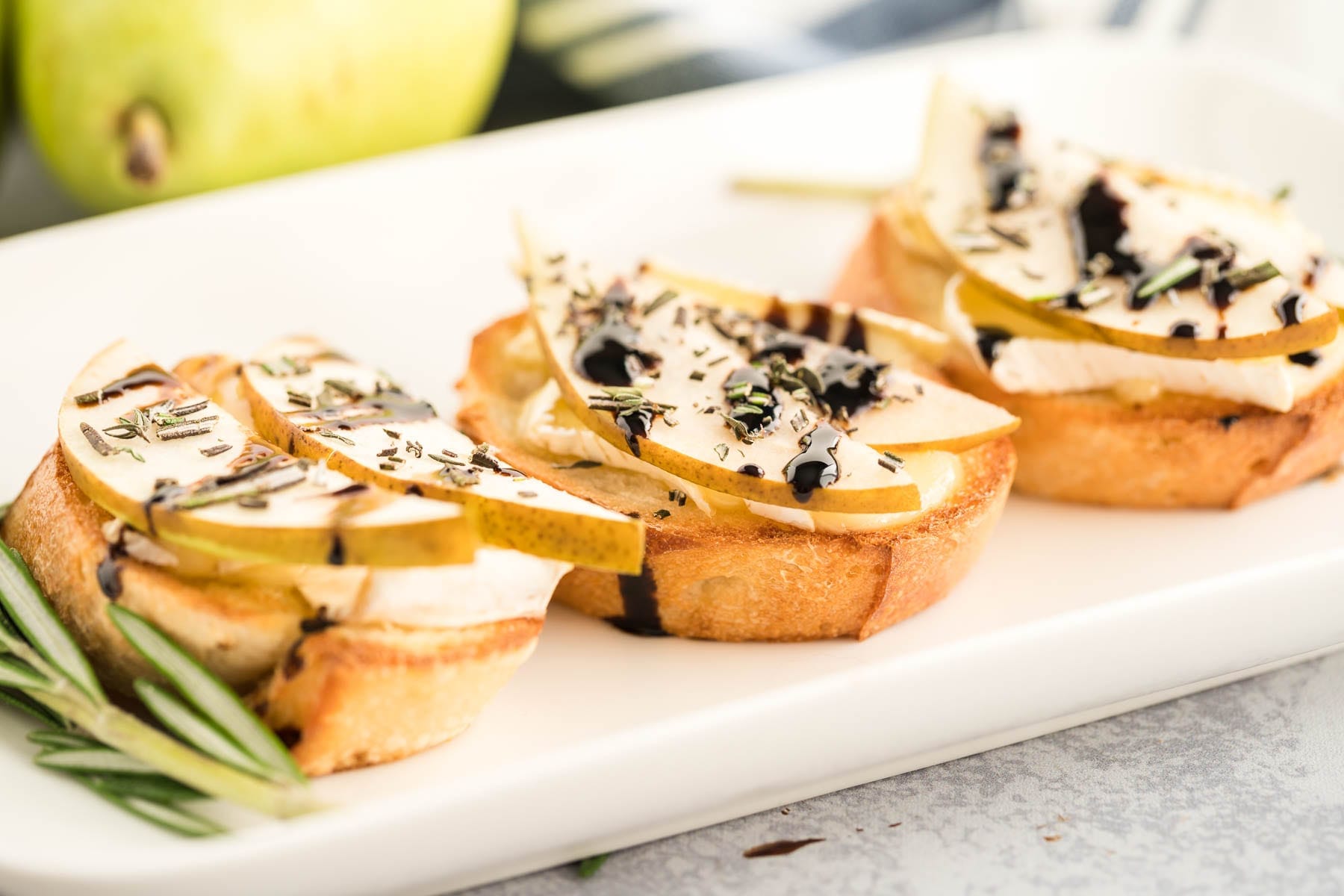 Pear and Brie Crostini Recipe