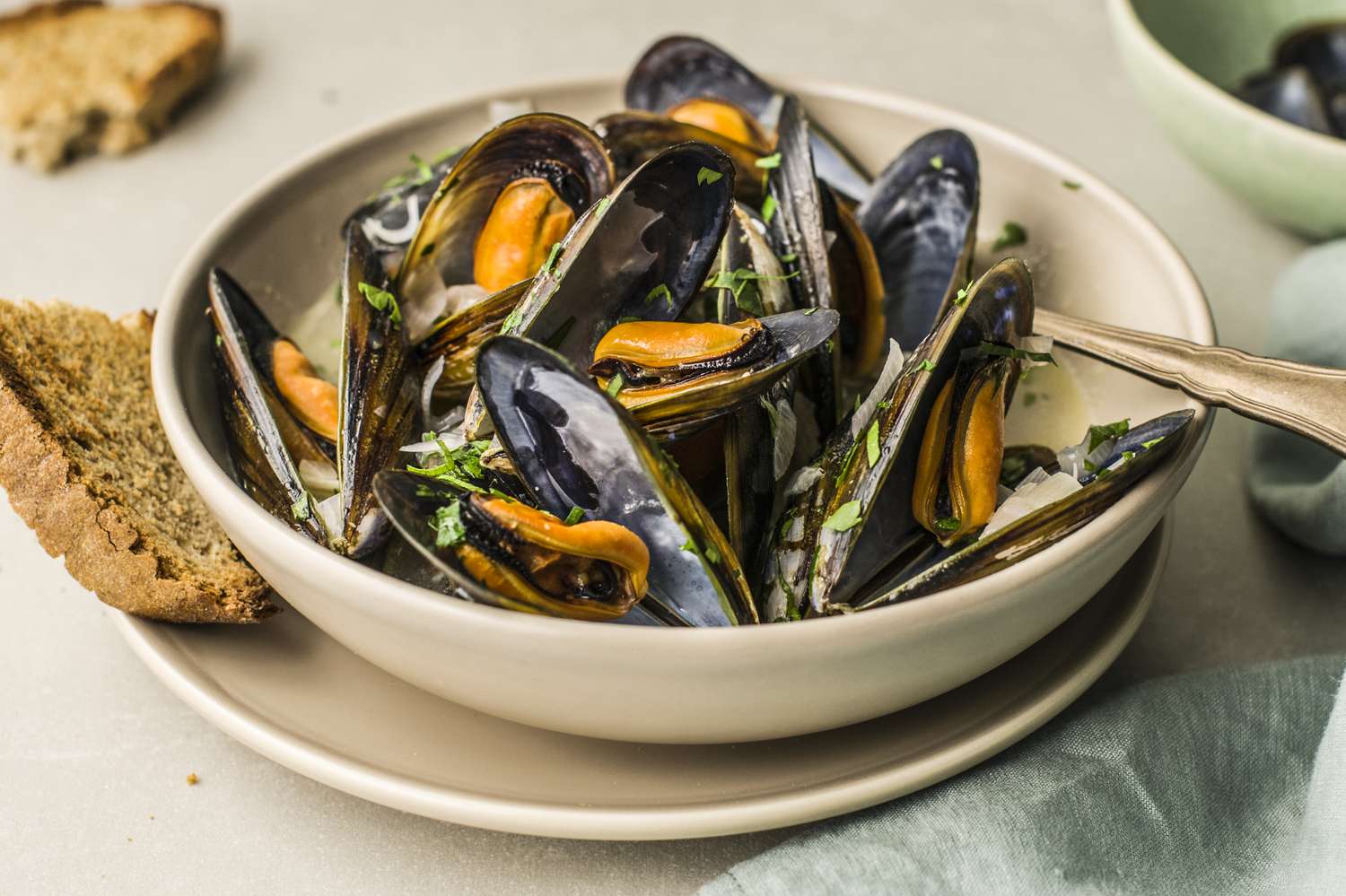 Steamed Mussels in White Wine Recipe
