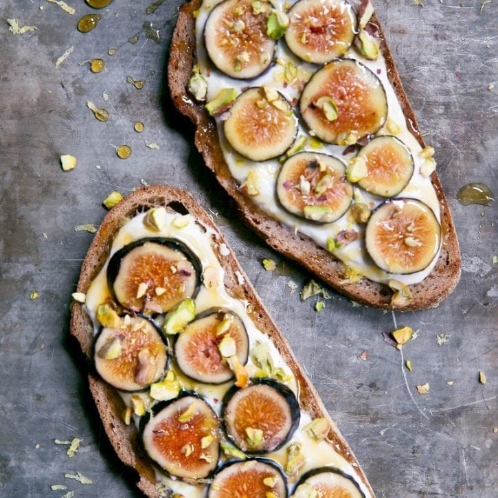 Whole Grain Toast with Ricotta, Figs and Honey