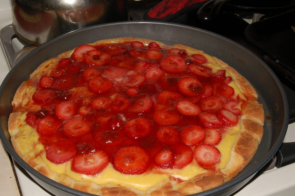 Strawberry Shortcake Surprise Pizza Recipe