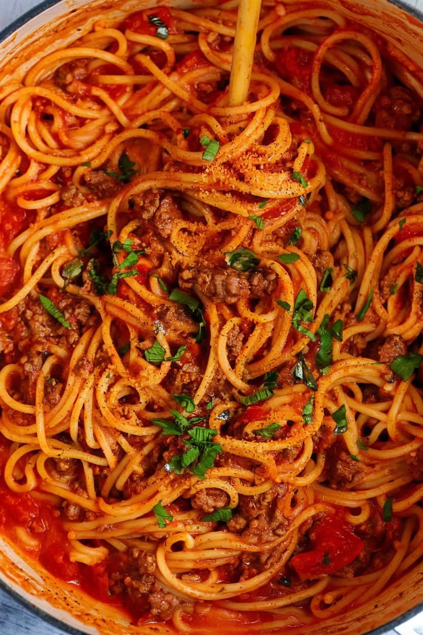 Easy One-Pot Spaghetti with Meat Sauce