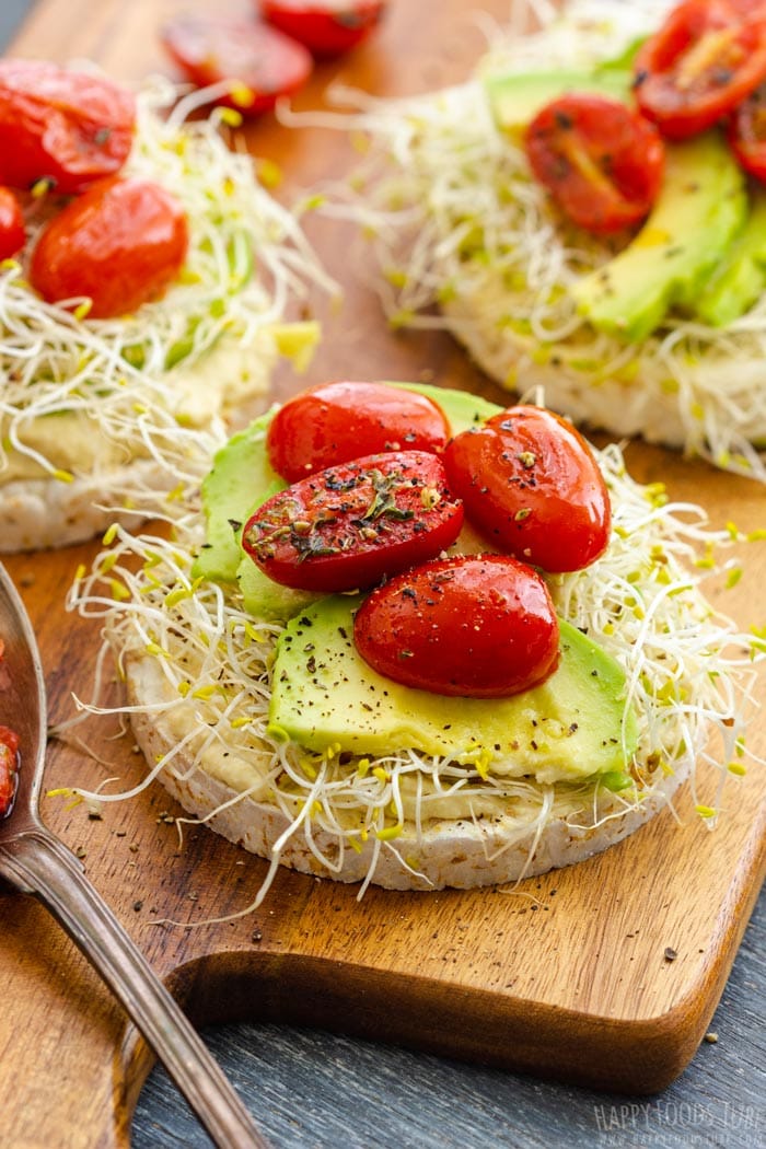 Rice Cakes with Avocado and Tomato Recipe