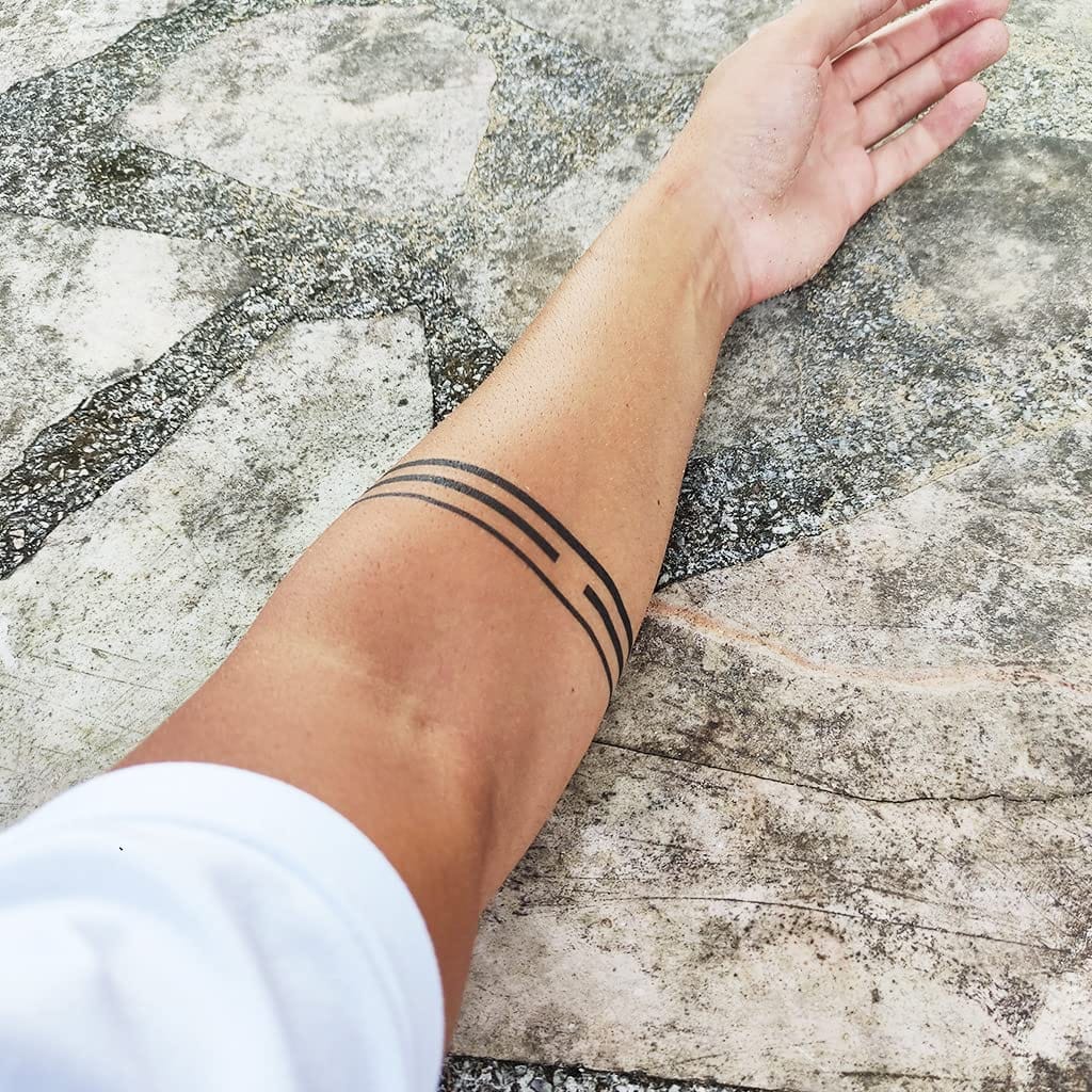 minimalist armband tattoo