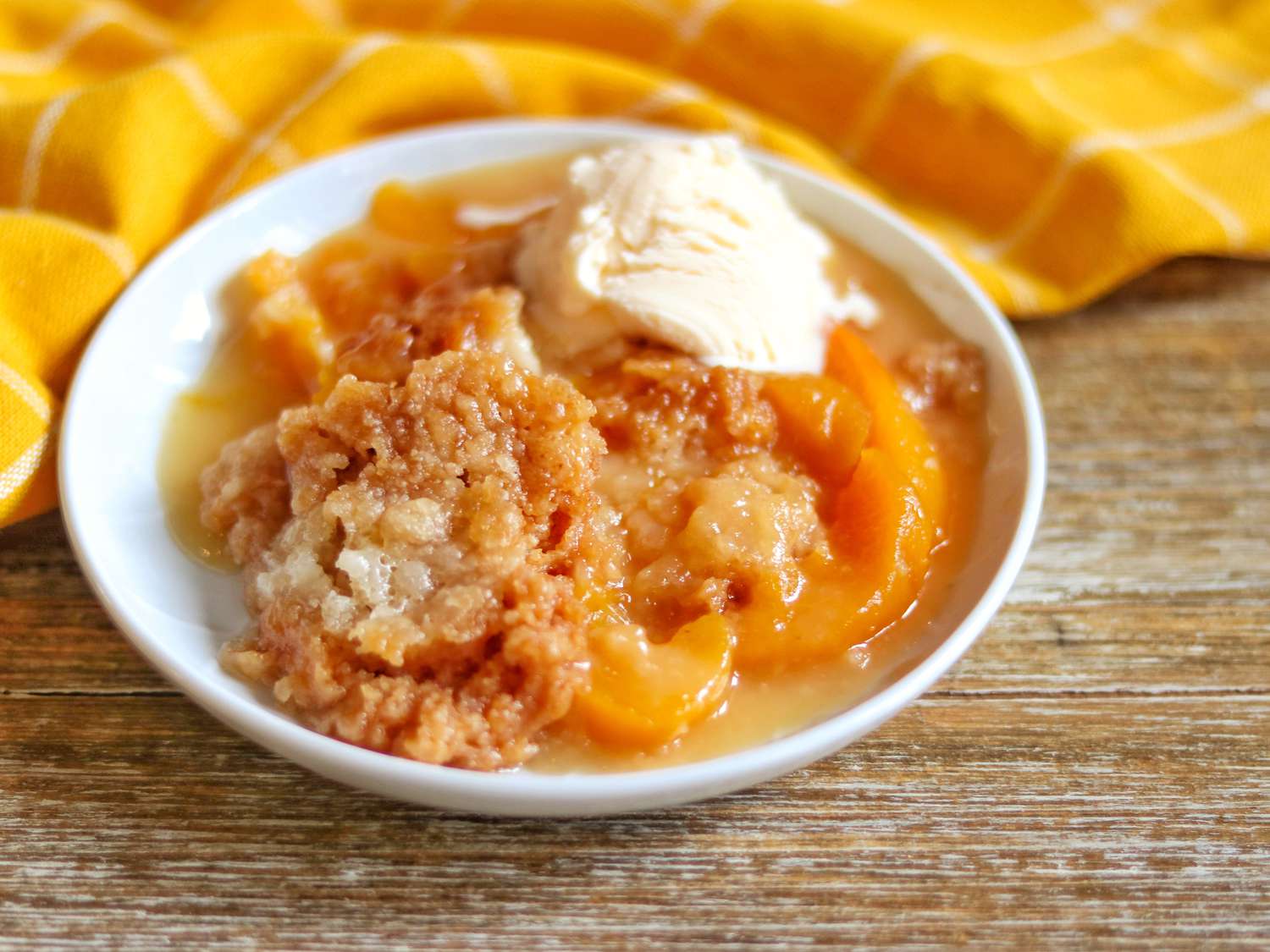 Slow Cooker Peach Cobbler Recipe