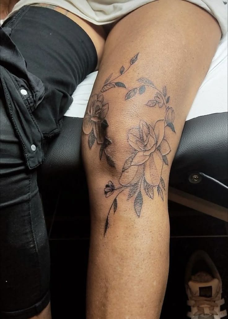 floral knee tattoo