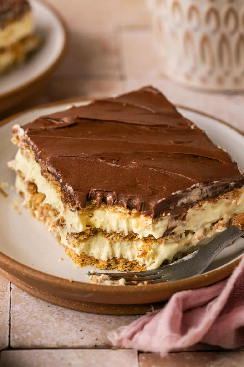 No-Bake Chocolate Eclair Cake