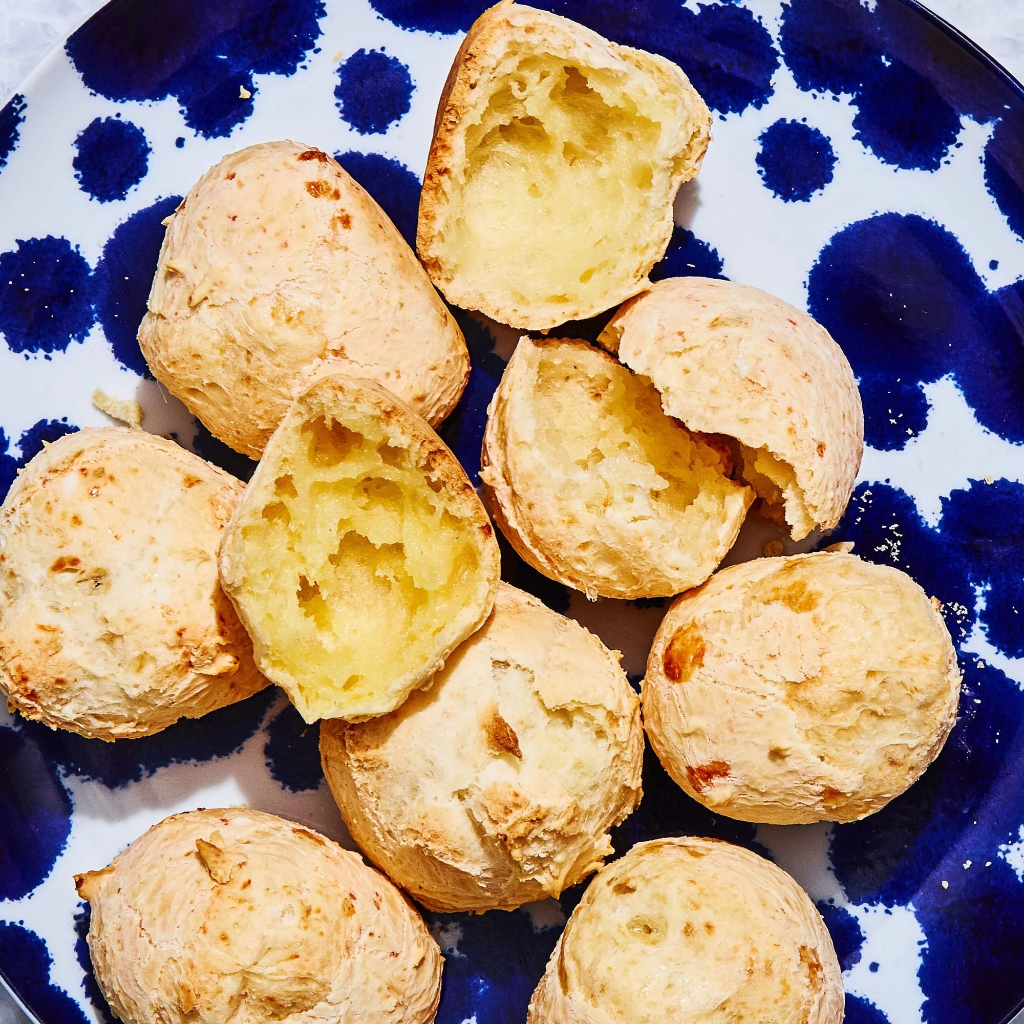 Pão de Queijo (Brazilian Cheese Bread)