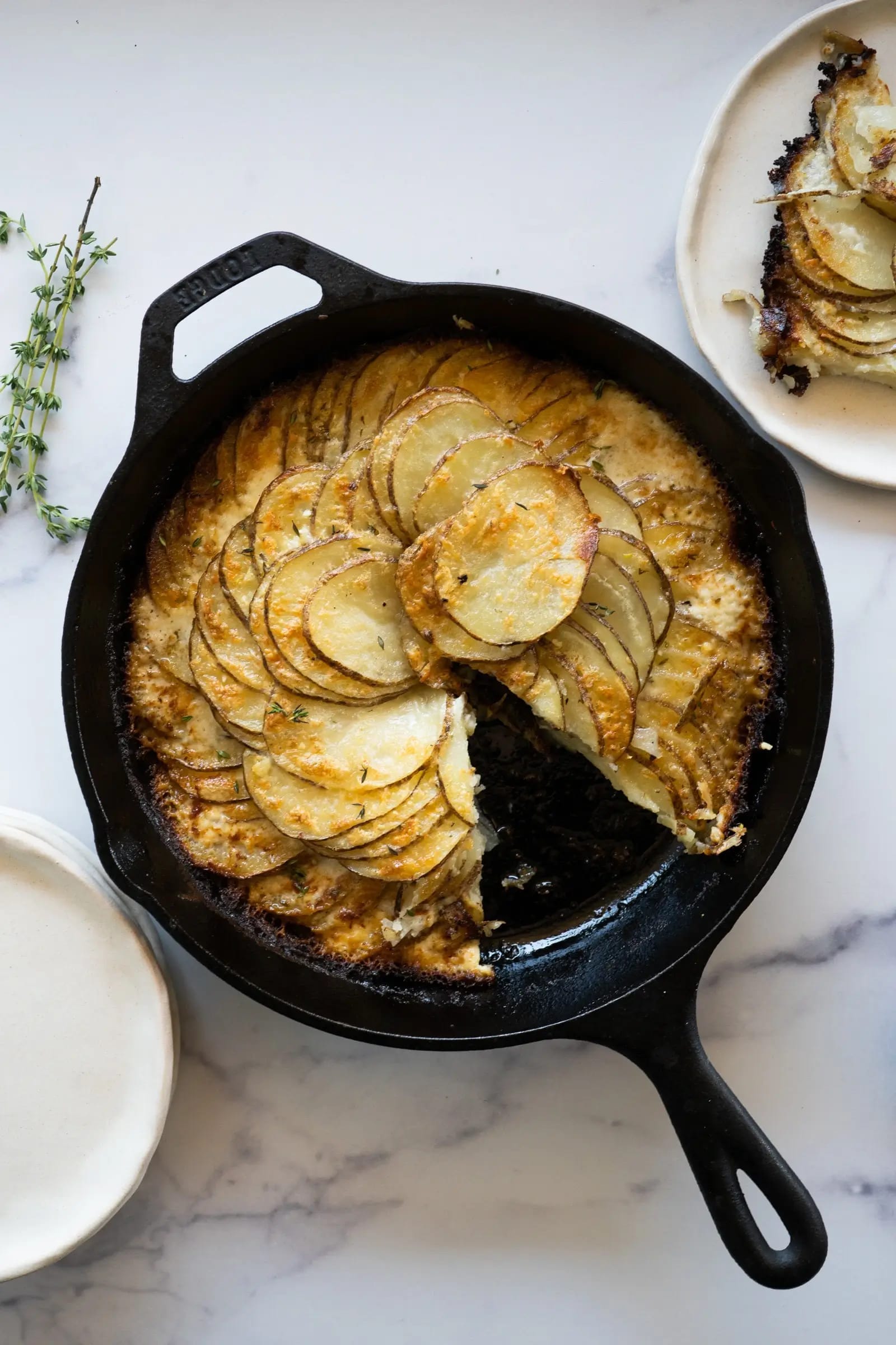 Cast-Iron Potatoes au Gratin
