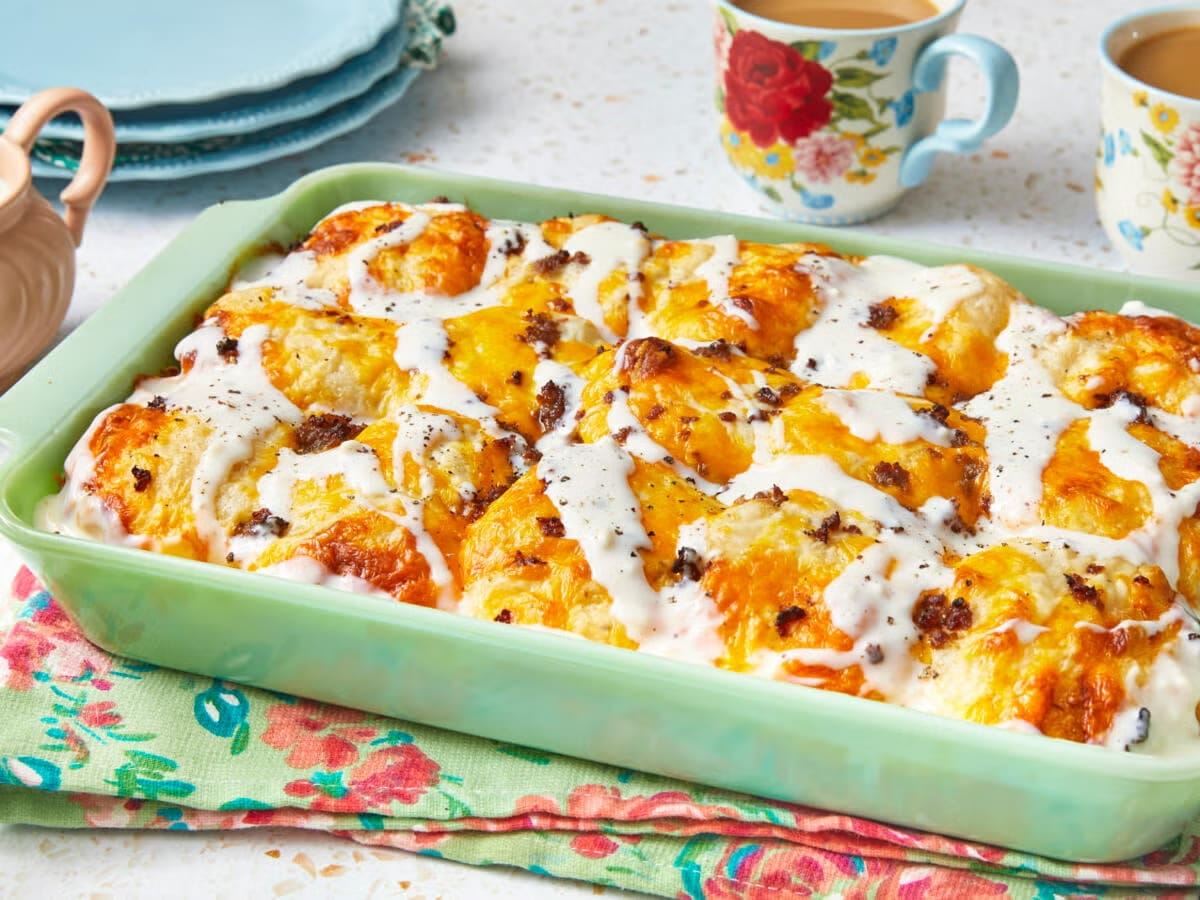 Biscuits and Gravy Casserole