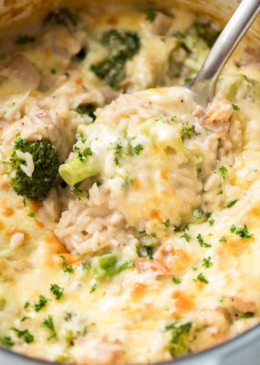 One Pot Cheesy Chicken Broccoli and Rice Casserole