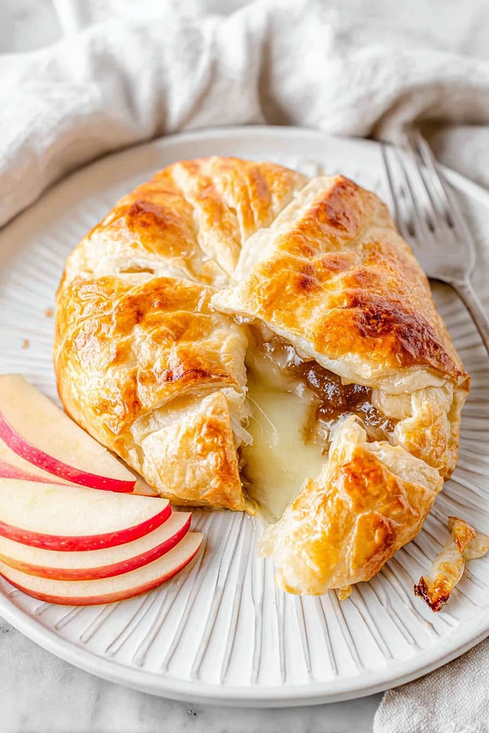 Baked Brie in Puff Pastry (w/ fig jam!)