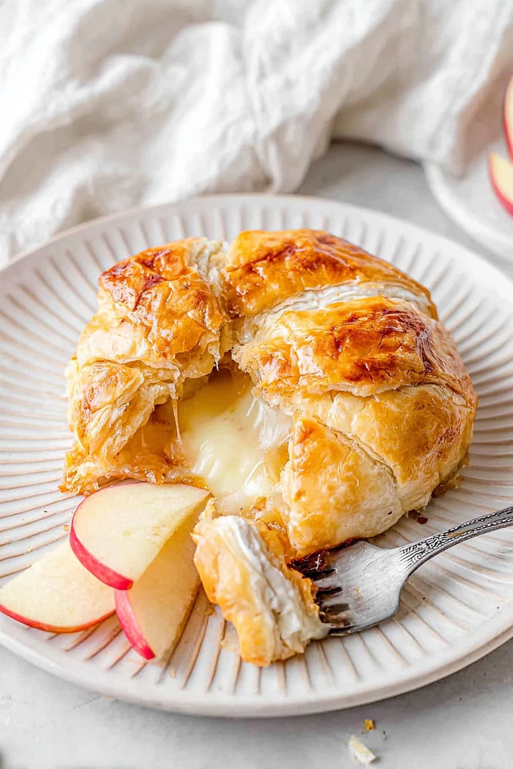 Baked Brie in Puff Pastry (w/ fig jam!)