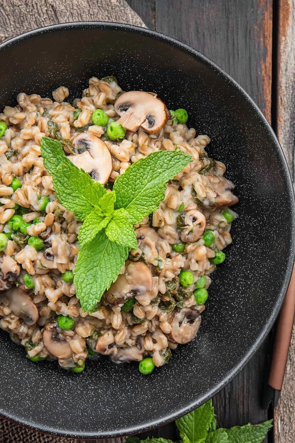 One-Pan Farro Recipe with Mushrooms and Peas