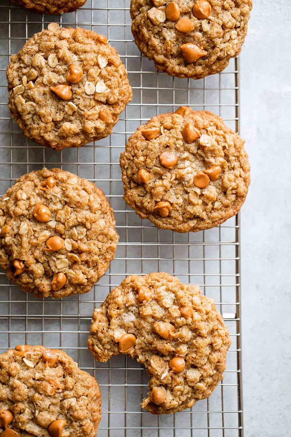 Soft & Chewy Oatmeal Scotchies
