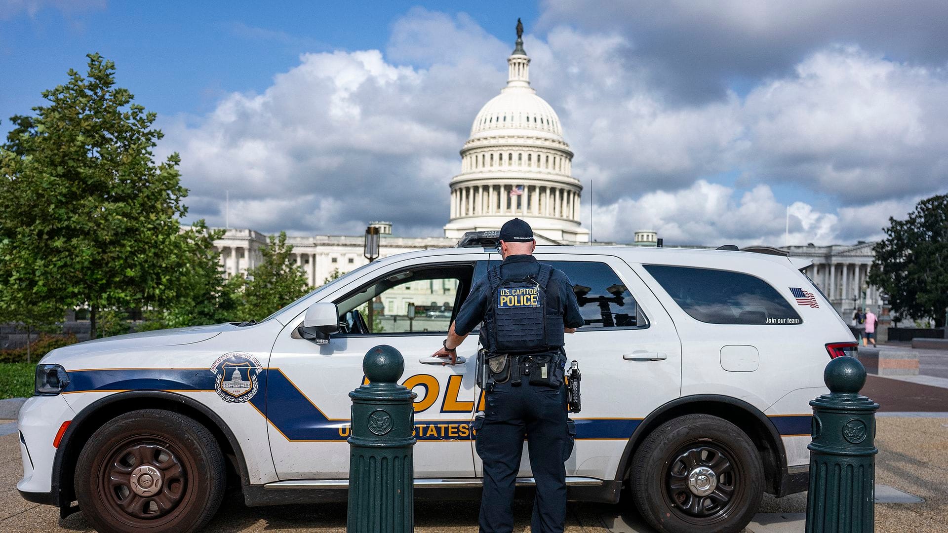 Trump says he may control D.C. police for longer than 30 days