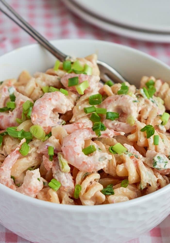 What to Serve with Shrimp Pasta Salad – 14 Easy Sides