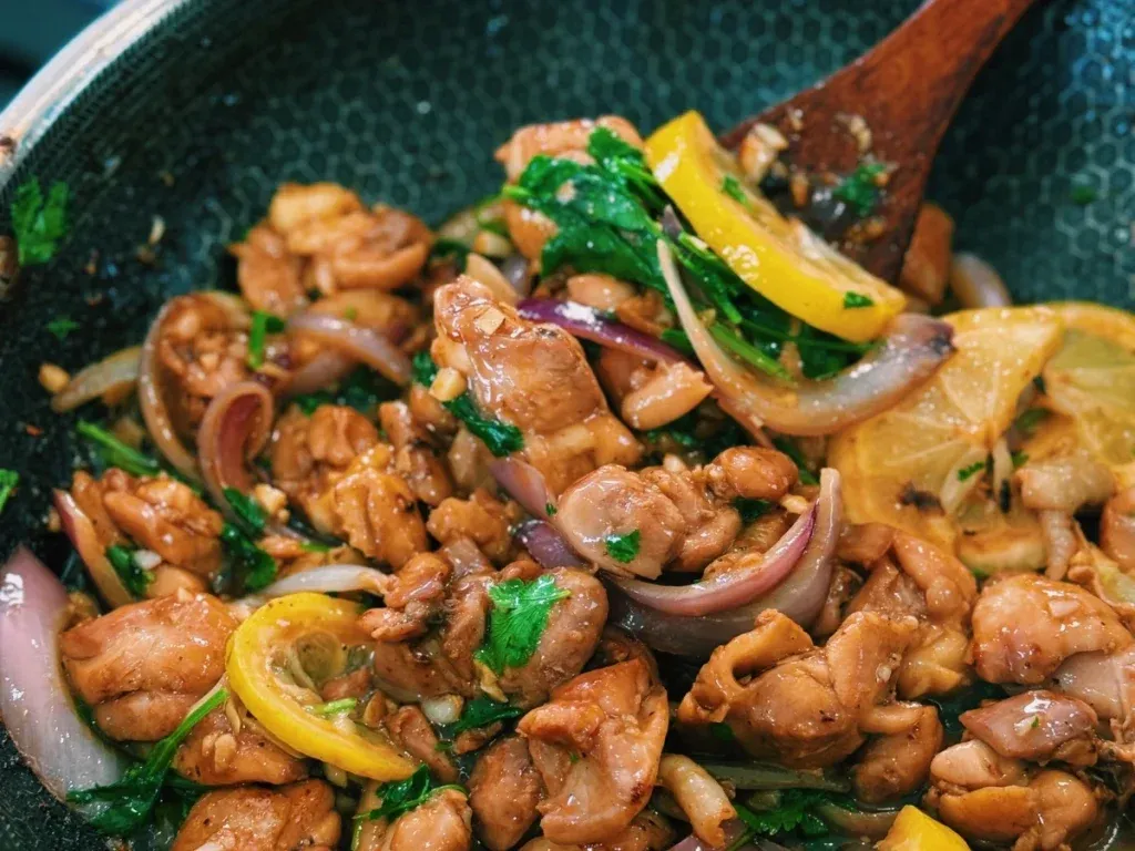 This One-Pan Lemon Garlic Chicken Will Make Your Taste Buds Do a Happy Dance
