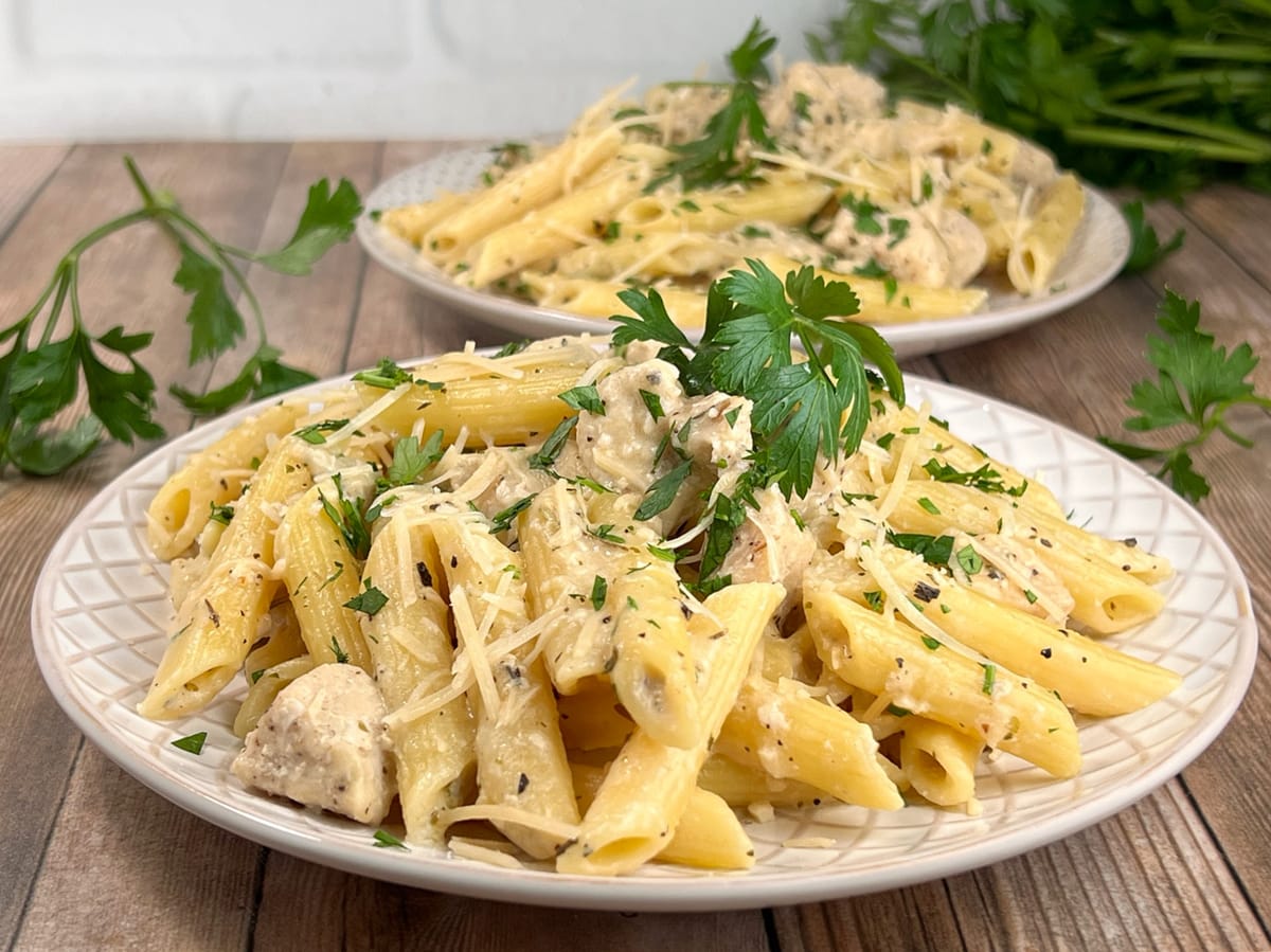 One-Pan Garlic Parmesan Chicken Pasta: The Dish That Silenced My Picky Eaters