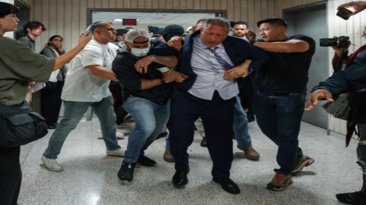 DHS Blocks Access to Immigration Centers After Lawmakers Arrested and Forced to Ground