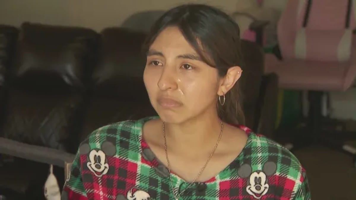Heavily pregnant US citizen chained by Border Patrol agents before giving birth