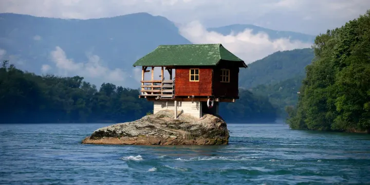 10 Places People Built Houses That Look Impossible