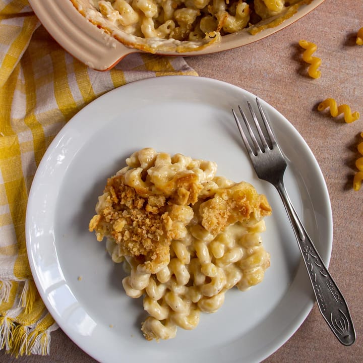 Homemade Mac and Cheese with Ritz Crackers