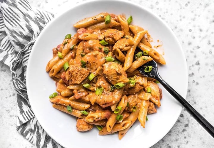 One Pot Creamy Cajun Chicken Pasta