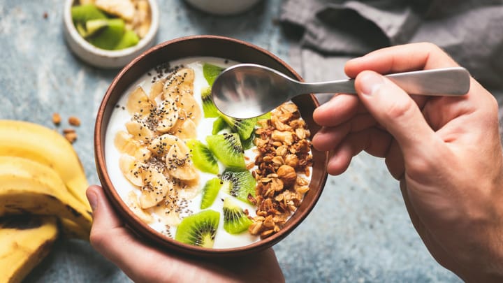 6 Things That Happen to Your Gut When You Eat Yogurt Every Morning for 30 Days