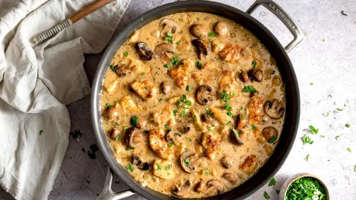 Delicious Creamy Chicken and Mushroom Casserole
