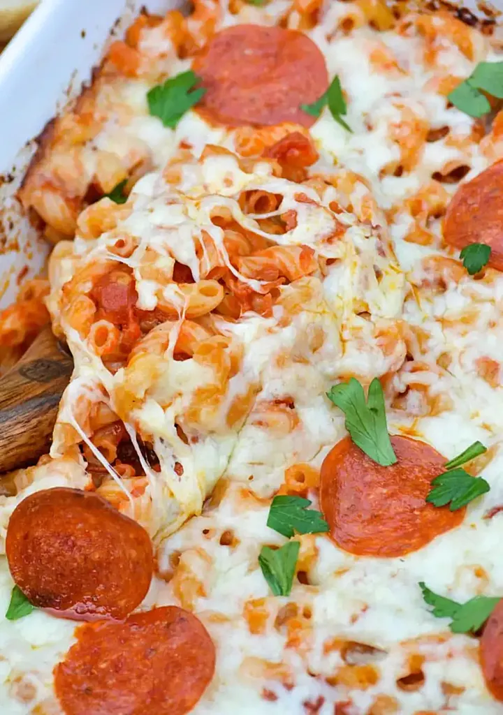 4-Ingredient Dump and Bake Pizza Casserole