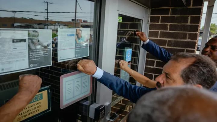 Trump Administration Blocks Congress Access To Immigration Sites After Democrats Arrested